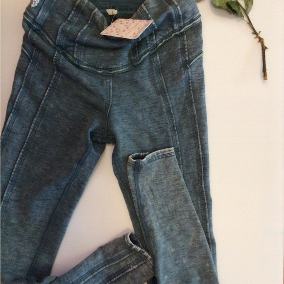 Rare FP movement hybrid leggings - Picture 2 of 4